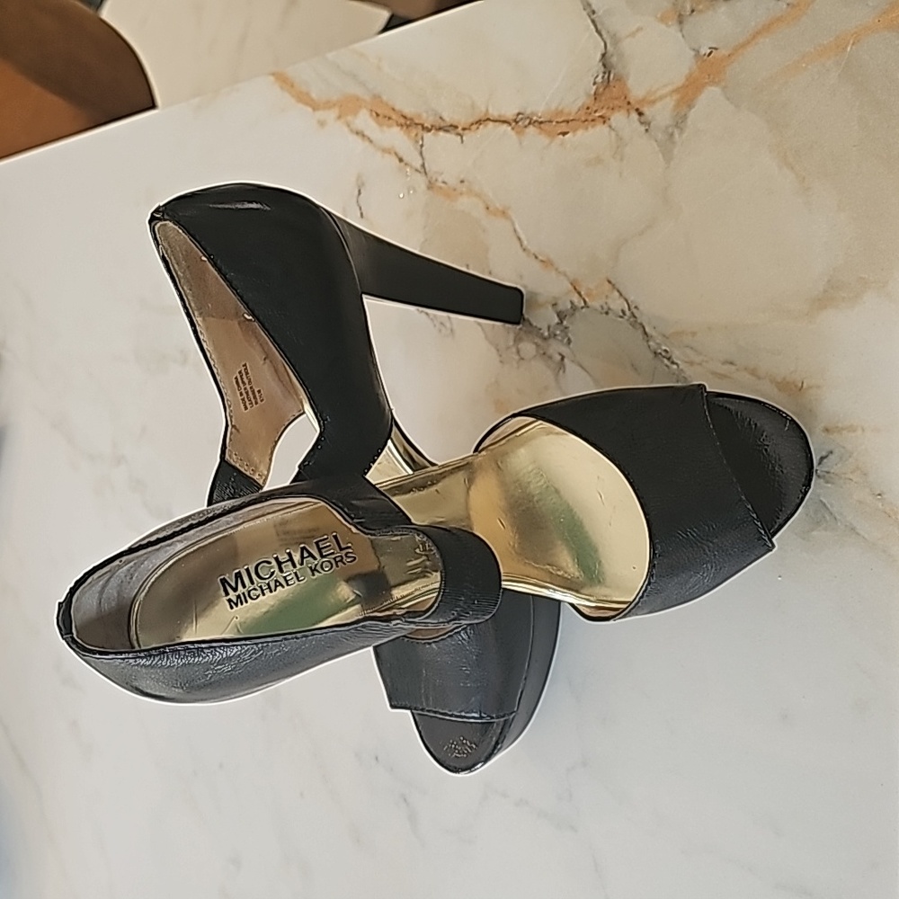 Michael Kors pumps